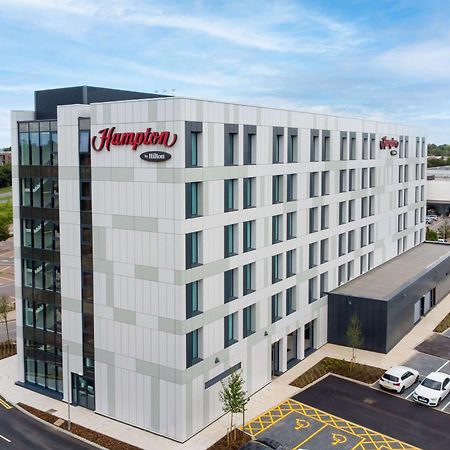 Готель Hampton By Hilton Гай-Віком Екстер'єр фото